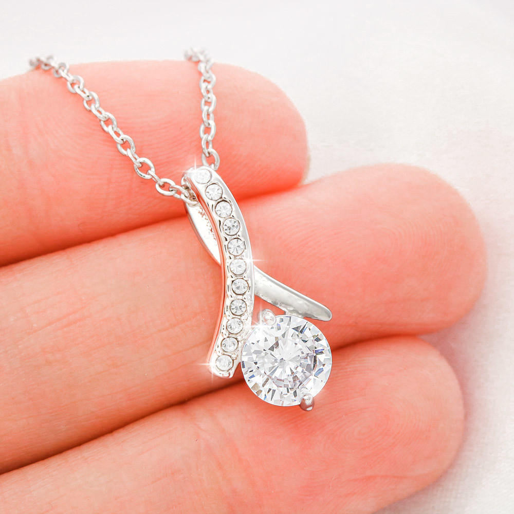 To My Girlfriend Alluring Beauty Necklace